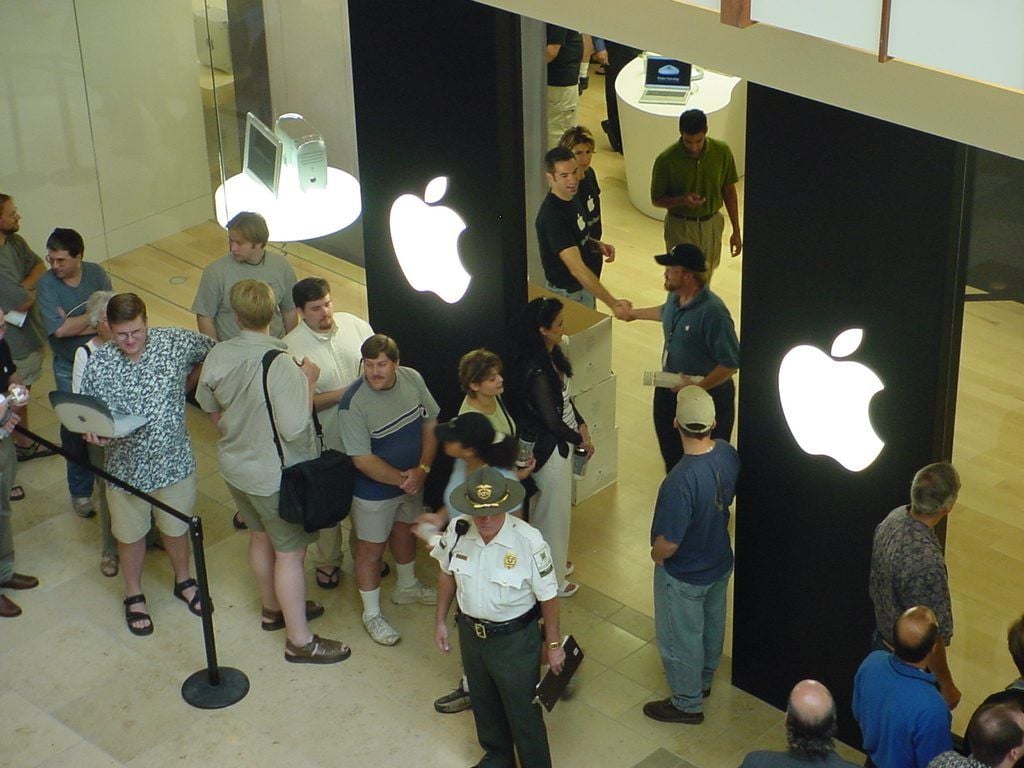 Chặng đường 20 năm của Apple Store -  Steve Jobs mang đến kỉ nguyên bán lẻ mới